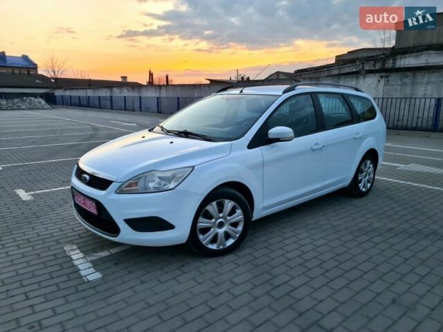 Белый Форд Фокус, объемом двигателя 1.6 л и пробегом 244 тыс. км за 5350 $, фото 10 на Automoto.ua