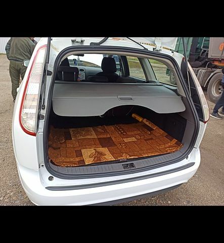 Белый Форд Фокус, объемом двигателя 2 л и пробегом 25000 тыс. км за 6500 $, фото 4 на Automoto.ua