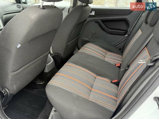 Белый Форд Фокус, объемом двигателя 0 л и пробегом 174 тыс. км за 5999 $, фото 21 на Automoto.ua