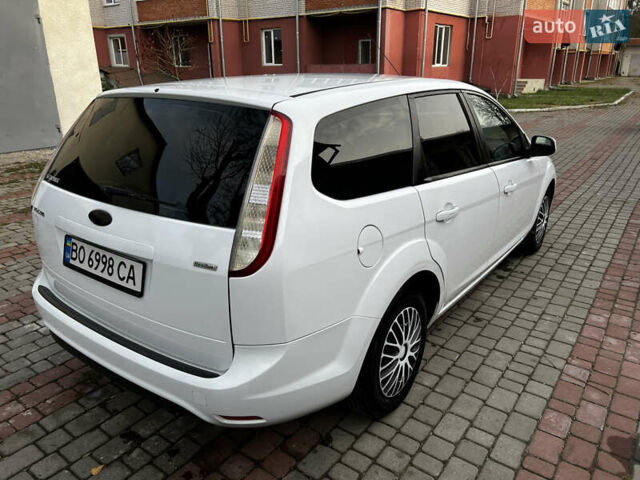 Белый Форд Фокус, объемом двигателя 1.8 л и пробегом 245 тыс. км за 4800 $, фото 8 на Automoto.ua