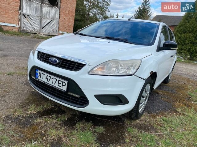 Білий Форд Фокус, об'ємом двигуна 1.56 л та пробігом 300 тис. км за 3500 $, фото 1 на Automoto.ua