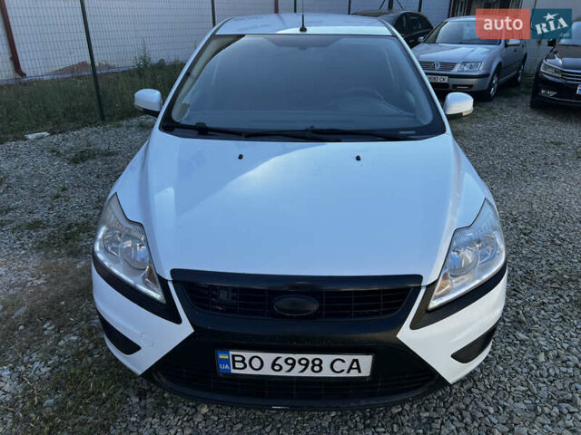 Білий Форд Фокус, об'ємом двигуна 1.8 л та пробігом 244 тис. км за 5450 $, фото 16 на Automoto.ua