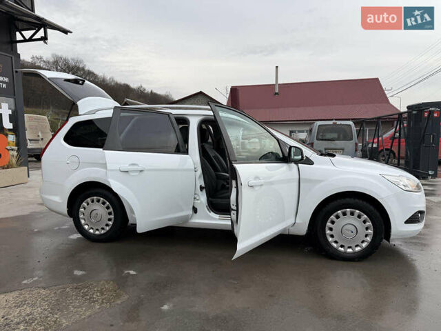 Белый Форд Фокус, объемом двигателя 1.8 л и пробегом 205 тыс. км за 5700 $, фото 25 на Automoto.ua