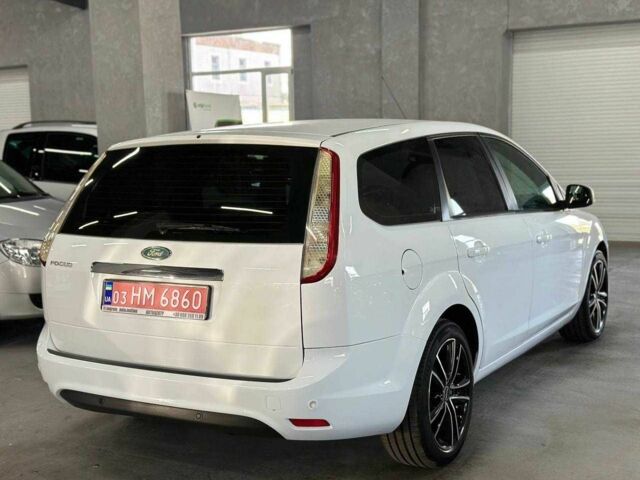 Белый Форд Фокус, объемом двигателя 1.6 л и пробегом 198 тыс. км за 6999 $, фото 6 на Automoto.ua