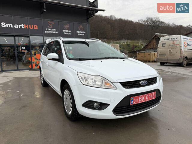 Белый Форд Фокус, объемом двигателя 1.8 л и пробегом 205 тыс. км за 5700 $, фото 12 на Automoto.ua