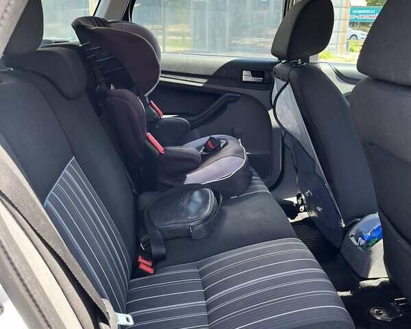 Білий Форд Фокус, об'ємом двигуна 1.8 л та пробігом 233 тис. км за 5750 $, фото 2 на Automoto.ua