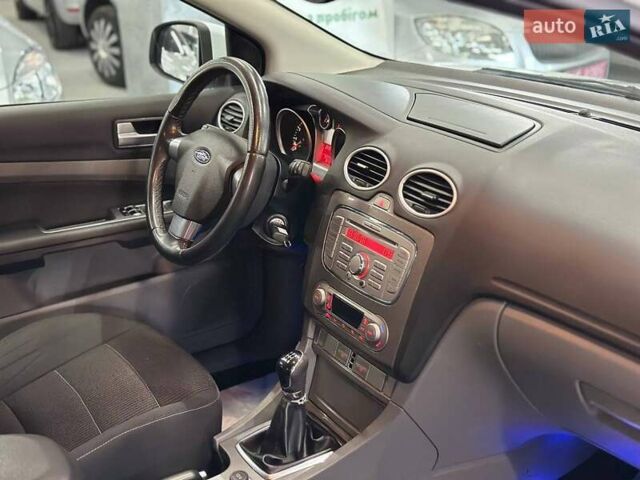 Білий Форд Фокус, об'ємом двигуна 1.6 л та пробігом 198 тис. км за 6999 $, фото 17 на Automoto.ua