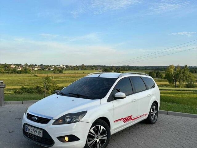 Белый Форд Фокус, объемом двигателя 1.6 л и пробегом 250 тыс. км за 3950 $, фото 4 на Automoto.ua