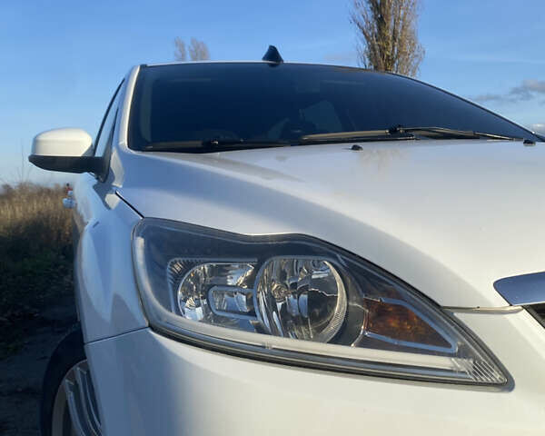 Білий Форд Фокус, об'ємом двигуна 1.6 л та пробігом 235 тис. км за 6100 $, фото 9 на Automoto.ua