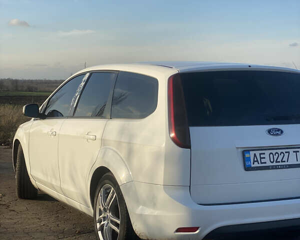 Білий Форд Фокус, об'ємом двигуна 1.6 л та пробігом 235 тис. км за 6100 $, фото 8 на Automoto.ua