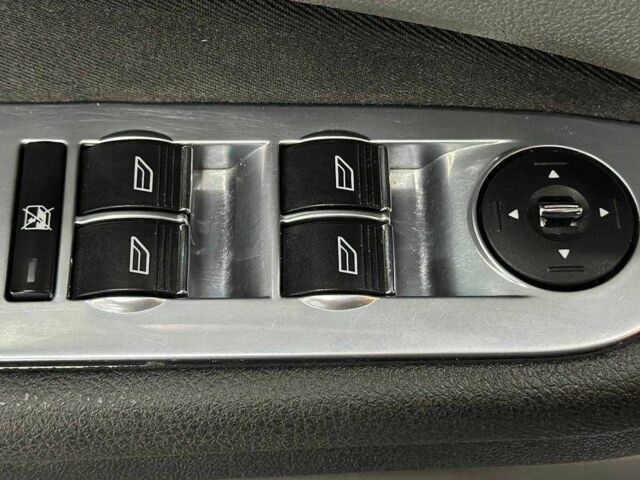 Белый Форд Фокус, объемом двигателя 1.6 л и пробегом 198 тыс. км за 6999 $, фото 13 на Automoto.ua