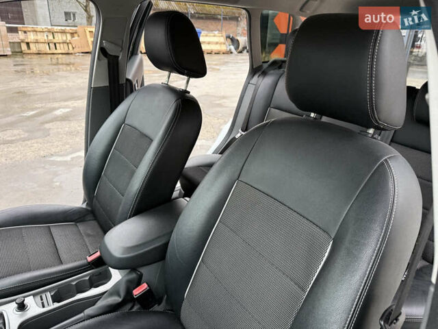 Белый Форд Фокус, объемом двигателя 1.8 л и пробегом 205 тыс. км за 5700 $, фото 30 на Automoto.ua