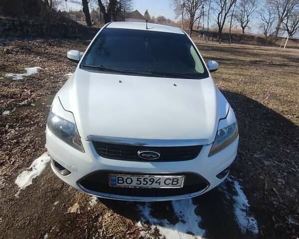 Білий Форд Фокус, об'ємом двигуна 1.75 л та пробігом 310 тис. км за 5555 $, фото 3 на Automoto.ua