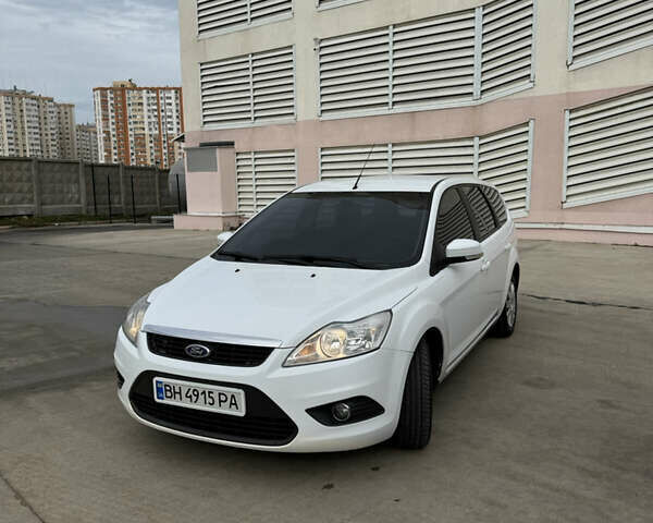 Форд Фокус 2009 в Одессе на Automoto.ua Белый Форд Фокус, объемом двигателя 1.6 л и пробегом 228 тыс. км за 6800 $, фото 10 на Automoto.ua