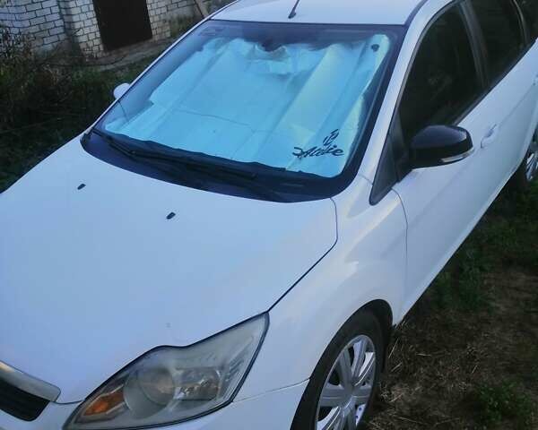 Білий Форд Фокус, об'ємом двигуна 1.56 л та пробігом 235 тис. км за 5500 $, фото 1 на Automoto.ua