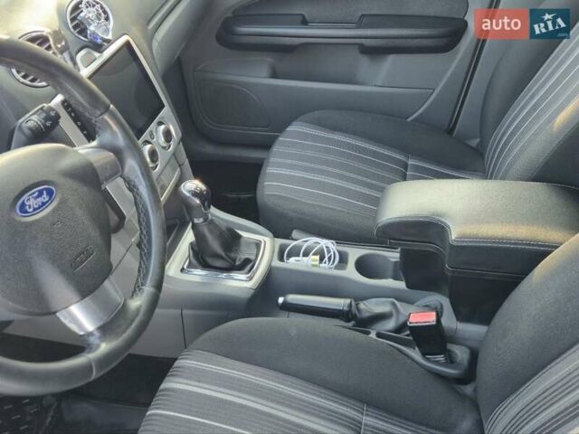 Белый Форд Фокус, объемом двигателя 1.6 л и пробегом 205 тыс. км за 5850 $, фото 7 на Automoto.ua