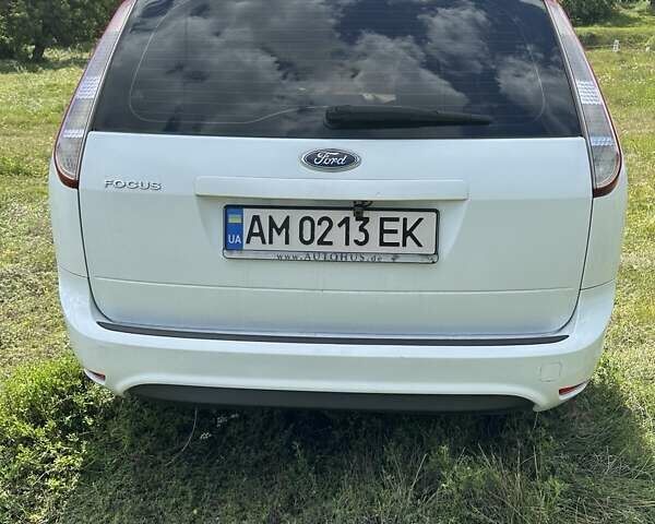 Білий Форд Фокус, об'ємом двигуна 1.6 л та пробігом 257 тис. км за 6200 $, фото 6 на Automoto.ua