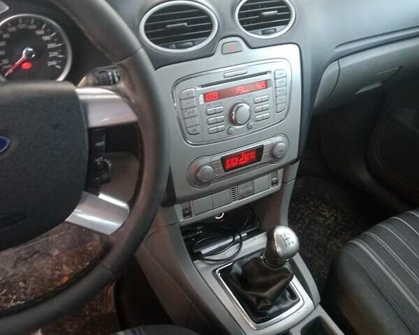 Белый Форд Фокус, объемом двигателя 1.6 л и пробегом 359 тыс. км за 4700 $, фото 4 на Automoto.ua