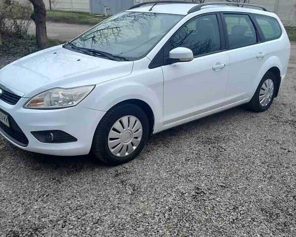 Белый Форд Фокус, объемом двигателя 1.6 л и пробегом 218 тыс. км за 6000 $, фото 4 на Automoto.ua