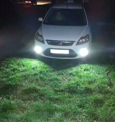 Білий Форд Фокус, об'ємом двигуна 1.56 л та пробігом 235 тис. км за 5500 $, фото 5 на Automoto.ua