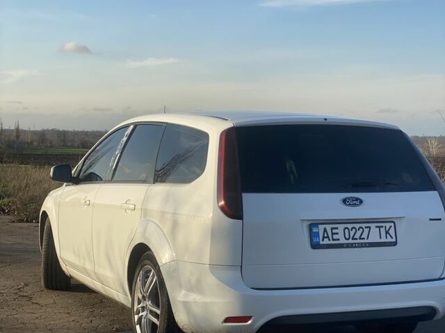 Белый Форд Фокус, объемом двигателя 1.6 л и пробегом 235 тыс. км за 6250 $, фото 7 на Automoto.ua