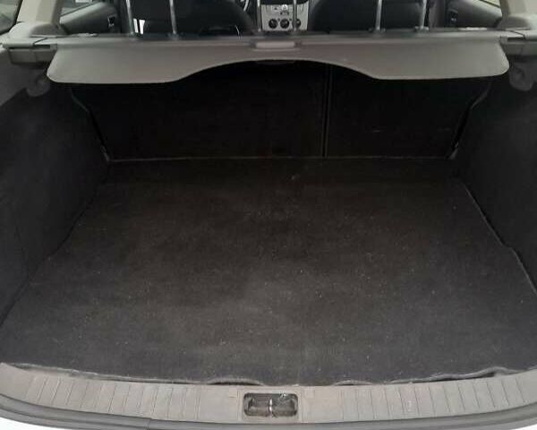 Белый Форд Фокус, объемом двигателя 1.6 л и пробегом 218 тыс. км за 6000 $, фото 8 на Automoto.ua