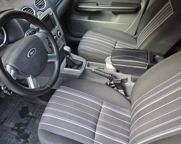 Белый Форд Фокус, объемом двигателя 1.6 л и пробегом 290 тыс. км за 5600 $, фото 15 на Automoto.ua