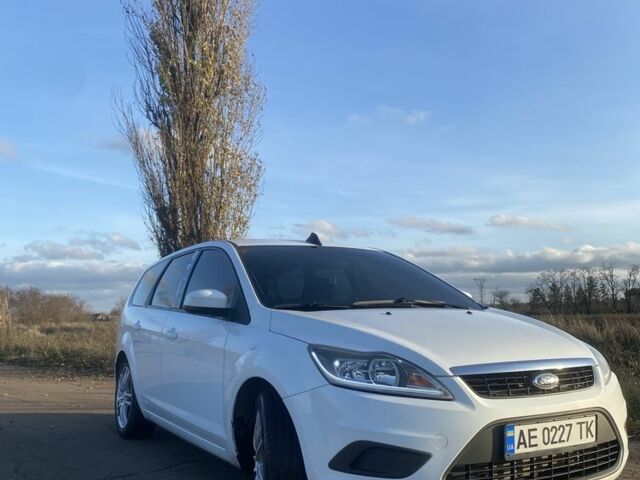 Белый Форд Фокус, объемом двигателя 1.6 л и пробегом 235 тыс. км за 6250 $, фото 3 на Automoto.ua