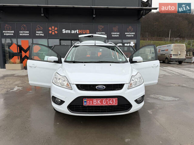 Белый Форд Фокус, объемом двигателя 1.8 л и пробегом 205 тыс. км за 5700 $, фото 14 на Automoto.ua