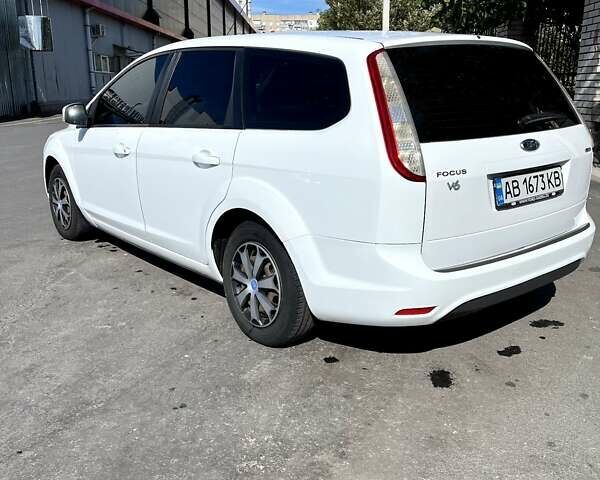 Белый Форд Фокус, объемом двигателя 1.56 л и пробегом 275 тыс. км за 5600 $, фото 4 на Automoto.ua