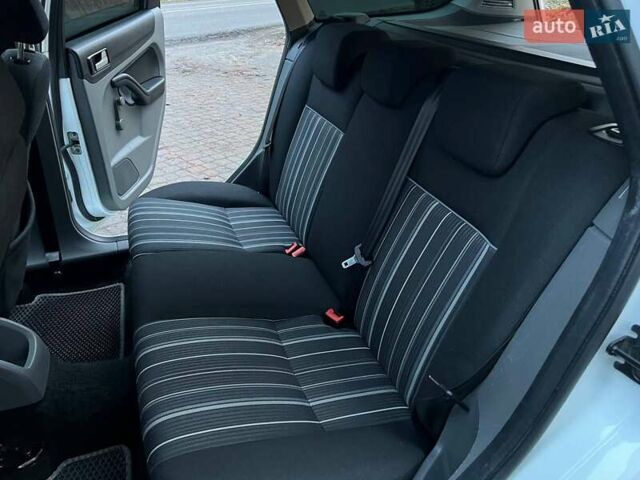 Білий Форд Фокус, об'ємом двигуна 1.6 л та пробігом 297 тис. км за 5299 $, фото 41 на Automoto.ua