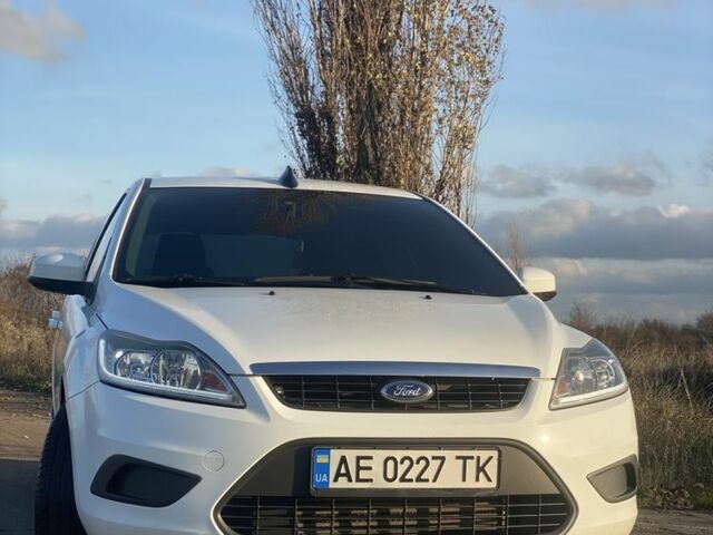 Белый Форд Фокус, объемом двигателя 1.6 л и пробегом 235 тыс. км за 6250 $, фото 2 на Automoto.ua