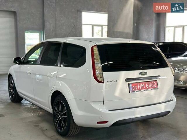 Білий Форд Фокус, об'ємом двигуна 1.6 л та пробігом 198 тис. км за 6999 $, фото 4 на Automoto.ua