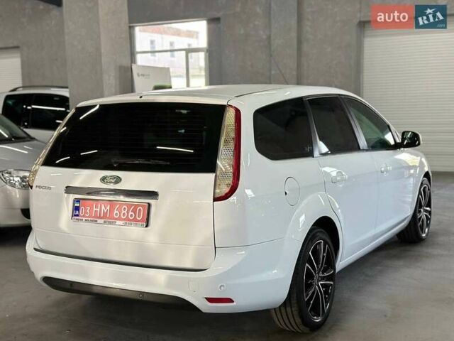 Білий Форд Фокус, об'ємом двигуна 1.6 л та пробігом 198 тис. км за 6999 $, фото 6 на Automoto.ua