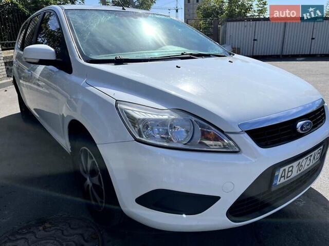 Белый Форд Фокус, объемом двигателя 1.56 л и пробегом 275 тыс. км за 5600 $, фото 2 на Automoto.ua