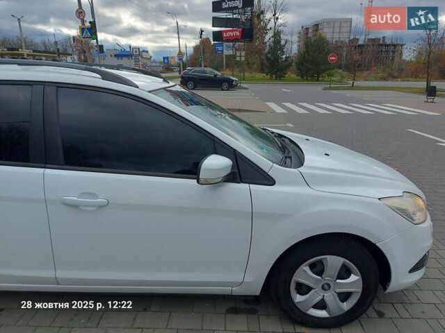Форд Фокус 2009 в Хмельницком на Automoto.ua Белый Форд Фокус, объемом двигателя 1.6 л и пробегом 250 тыс. км за 5250 $, фото 2 на Automoto.ua