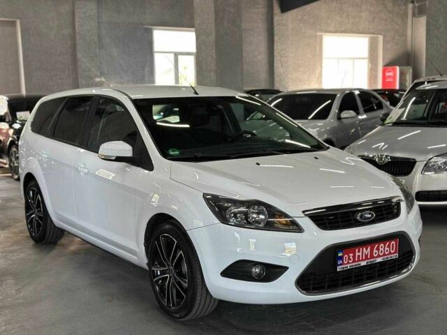 Белый Форд Фокус, объемом двигателя 1.6 л и пробегом 198 тыс. км за 6999 $, фото 9 на Automoto.ua