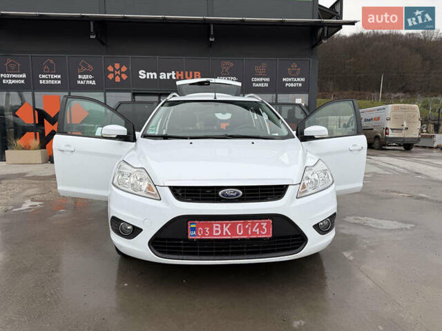 Белый Форд Фокус, объемом двигателя 1.8 л и пробегом 205 тыс. км за 5700 $, фото 13 на Automoto.ua
