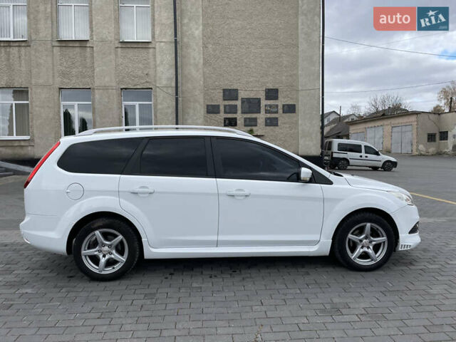 Белый Форд Фокус, объемом двигателя 1.6 л и пробегом 257 тыс. км за 5999 $, фото 12 на Automoto.ua