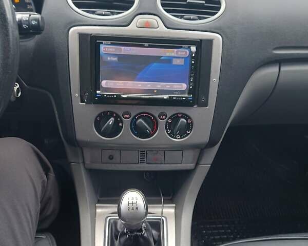 Форд Фокус 2009 в Хмельницком на Automoto.ua Белый Форд Фокус, объемом двигателя 1.6 л и пробегом 250 тыс. км за 5250 $, фото 13 на Automoto.ua