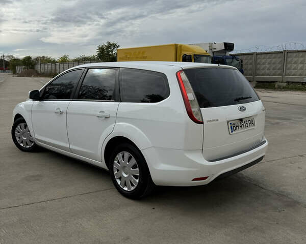 Форд Фокус 2009 в Одессе на Automoto.ua Белый Форд Фокус, объемом двигателя 1.6 л и пробегом 228 тыс. км за 6800 $, фото 6 на Automoto.ua
