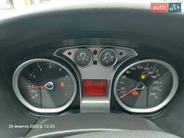 Форд Фокус 2009 в Хмельницком на Automoto.ua Белый Форд Фокус, объемом двигателя 1.6 л и пробегом 250 тыс. км за 5250 $, фото 14 на Automoto.ua