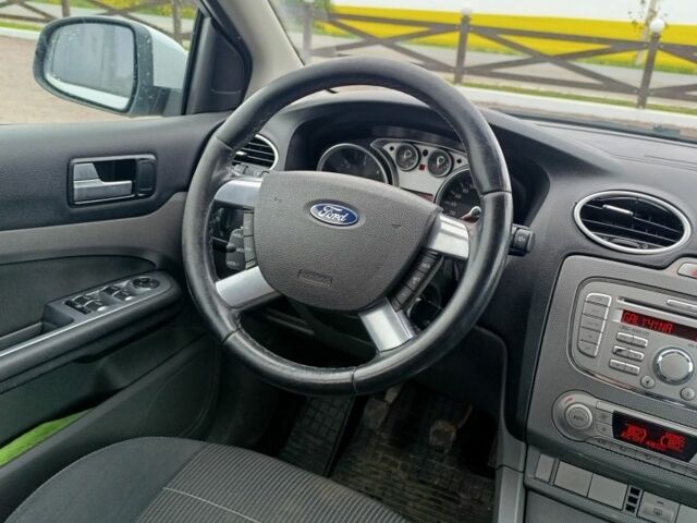 Білий Форд Фокус, об'ємом двигуна 2 л та пробігом 257 тис. км за 5700 $, фото 5 на Automoto.ua