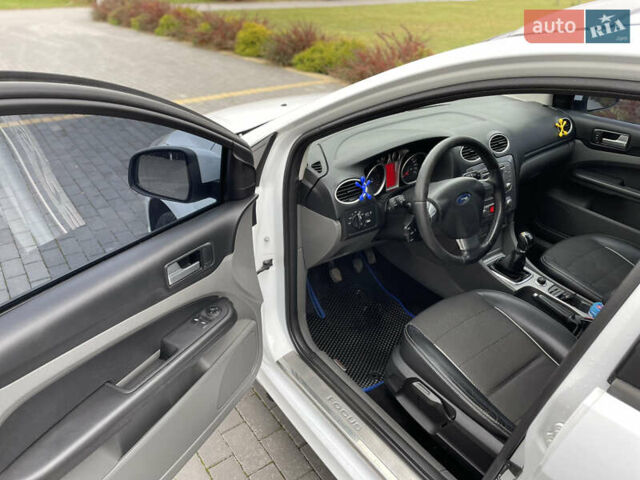 Белый Форд Фокус, объемом двигателя 1.6 л и пробегом 257 тыс. км за 5999 $, фото 28 на Automoto.ua