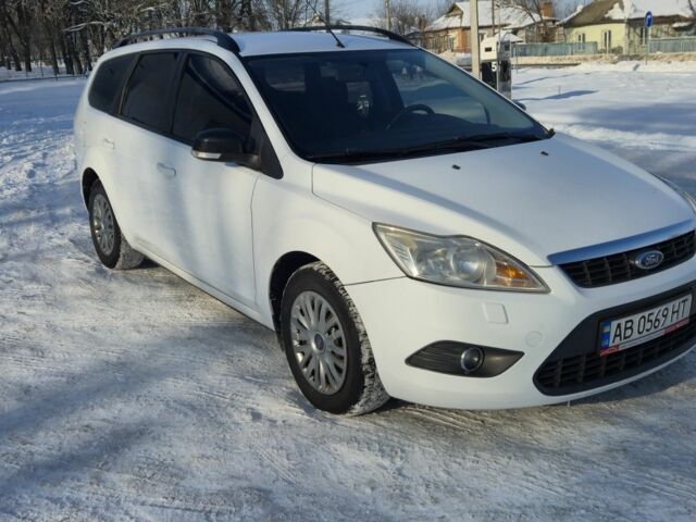 Белый Форд Фокус, объемом двигателя 1.6 л и пробегом 205 тыс. км за 5850 $, фото 1 на Automoto.ua