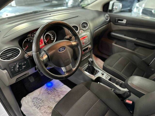 Белый Форд Фокус, объемом двигателя 1.6 л и пробегом 198 тыс. км за 6999 $, фото 11 на Automoto.ua