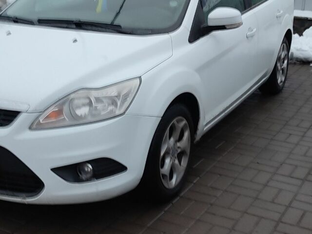 Белый Форд Фокус, объемом двигателя 2 л и пробегом 254 тыс. км за 6000 $, фото 3 на Automoto.ua