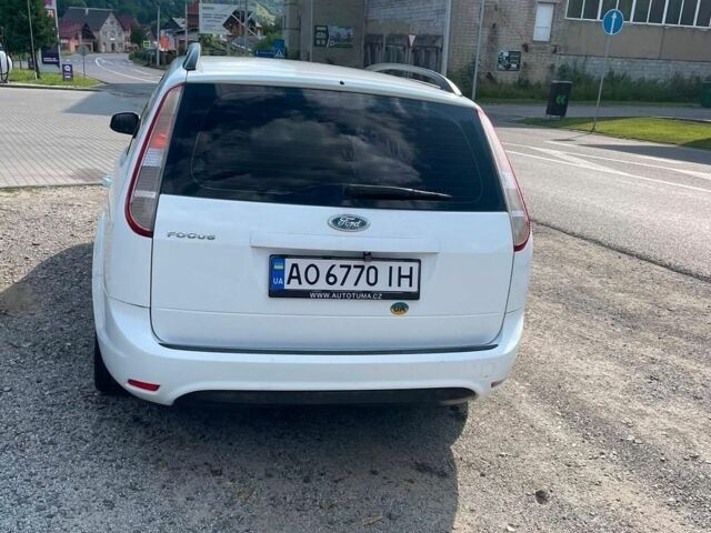 Белый Форд Фокус, объемом двигателя 1.6 л и пробегом 350 тыс. км за 4000 $, фото 2 на Automoto.ua