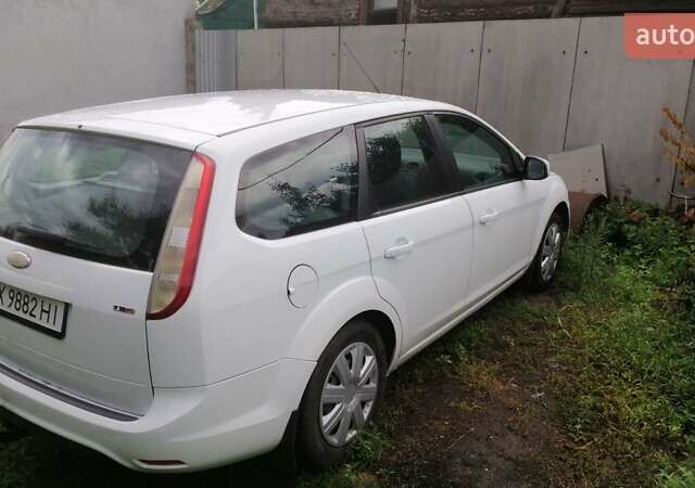Білий Форд Фокус, об'ємом двигуна 1.56 л та пробігом 235 тис. км за 5500 $, фото 4 на Automoto.ua