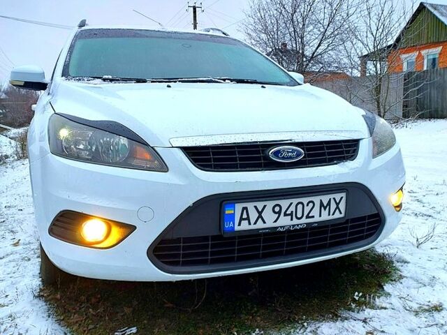 Білий Форд Фокус, об'ємом двигуна 1.6 л та пробігом 211 тис. км за 5500 $, фото 1 на Automoto.ua